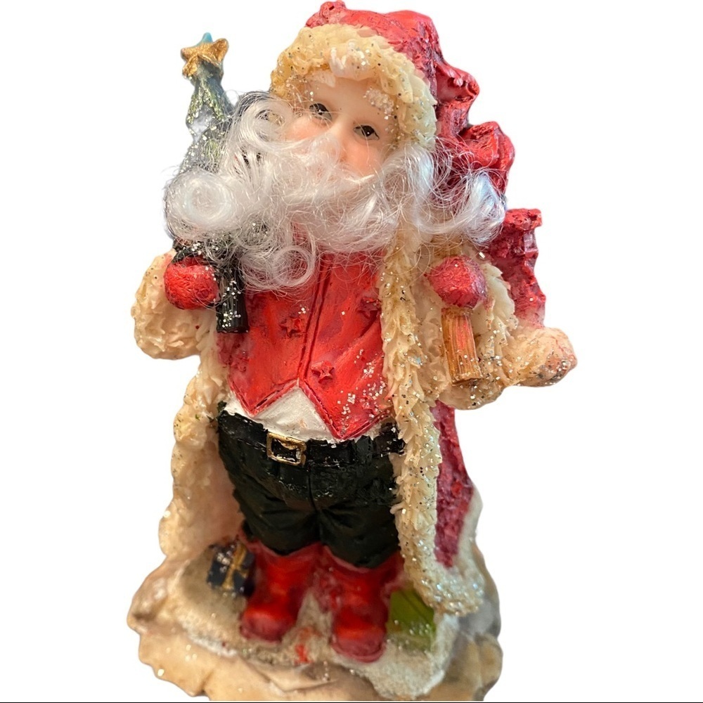 K's Collection Resin Santa Claus with Christmas Tree & Presents 5x3 Figurine